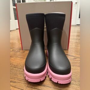 HUNTER Women’s City Explorer Short Rain Boots Black/Pink Fizz Trim Size 5 (NWT)